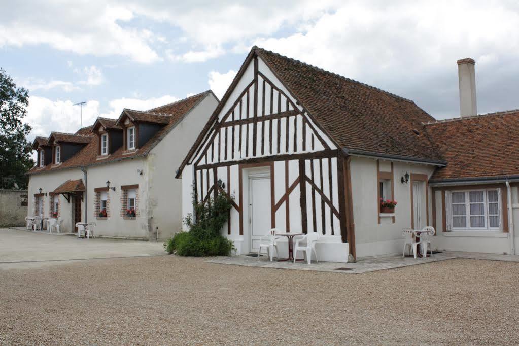 Logis Hotel Du Cygne Bracieux Exterior foto